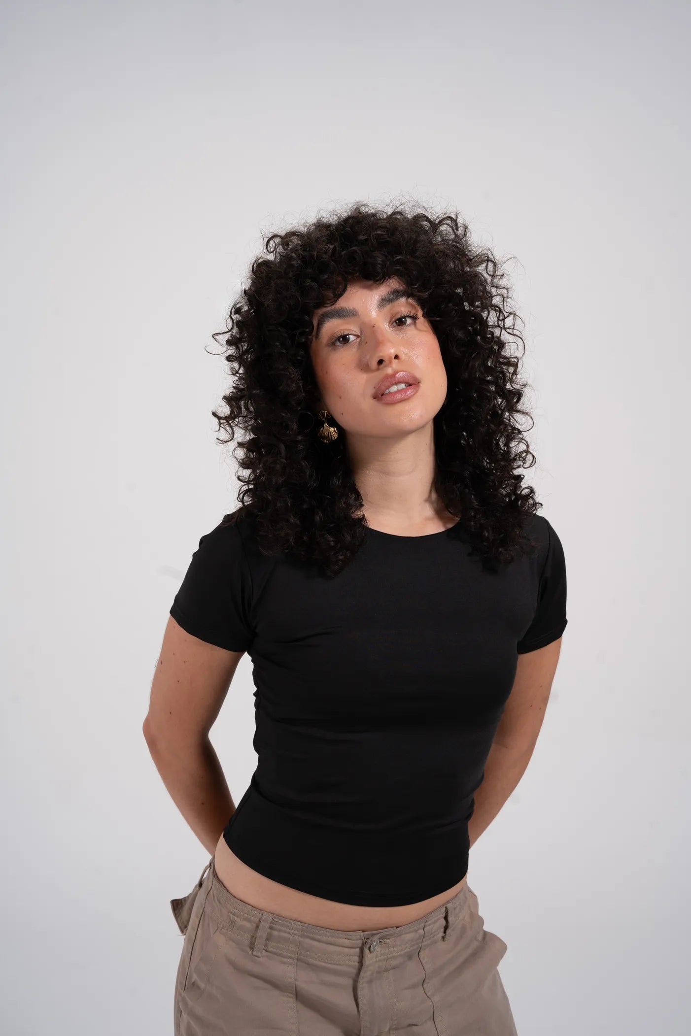 ROUND NECK SHORT SLEEVE - Black