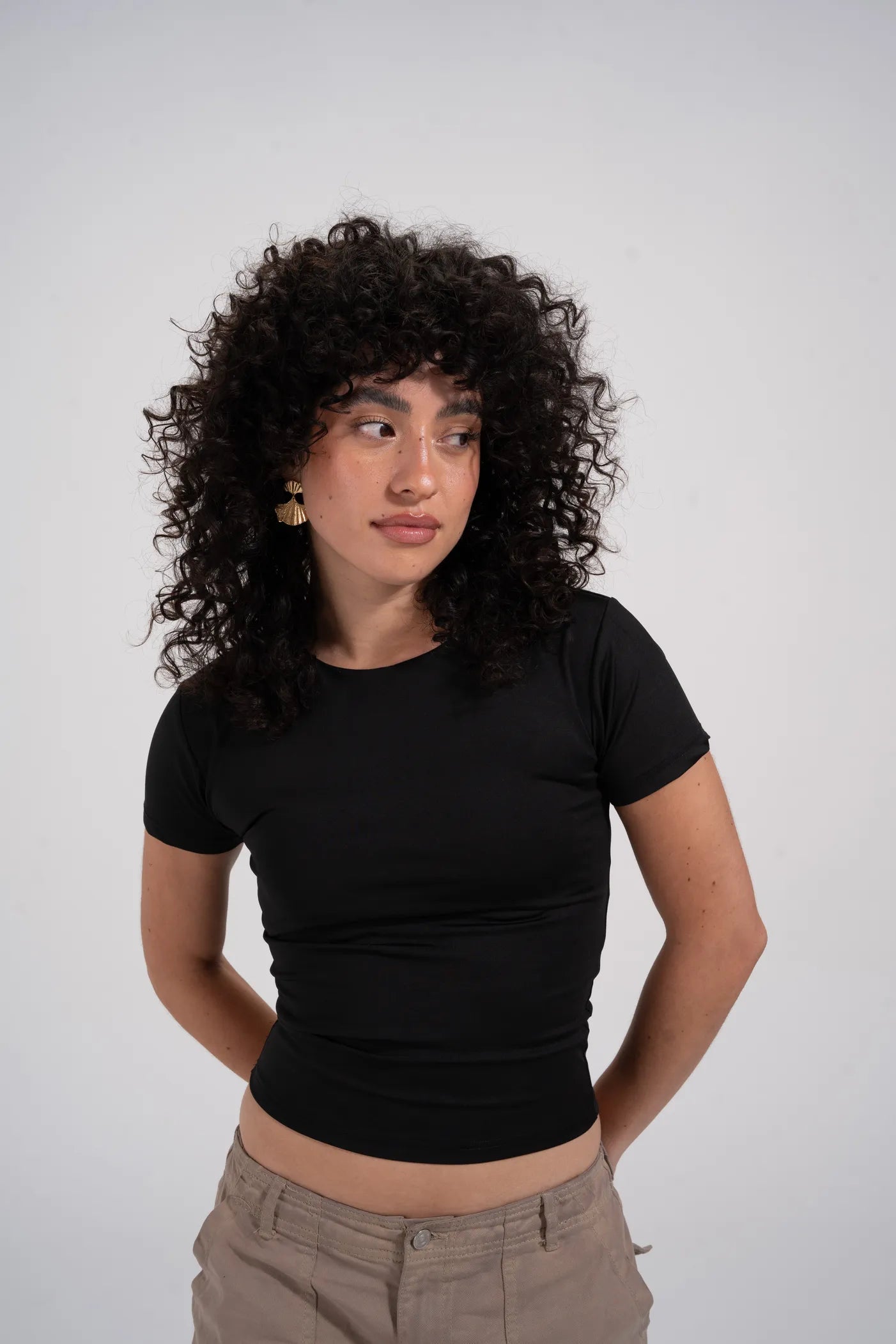 ROUND NECK SHORT SLEEVE - Black