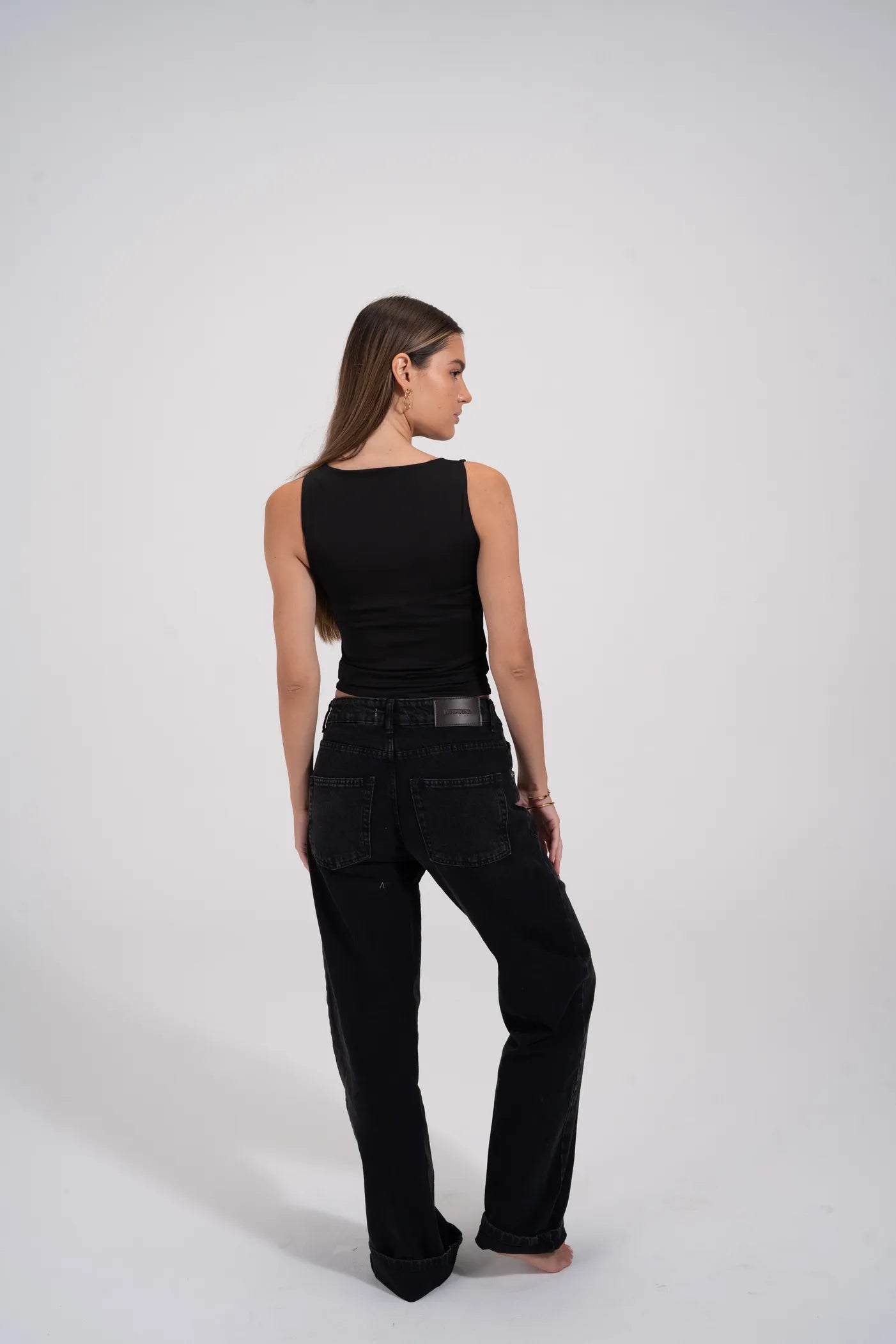 TANK TOP WIDE NECK - Black